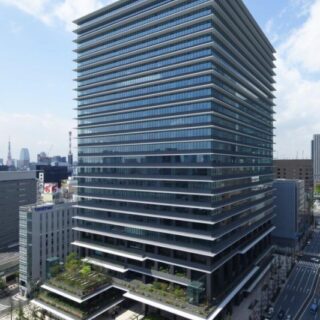 庇が特徴的です